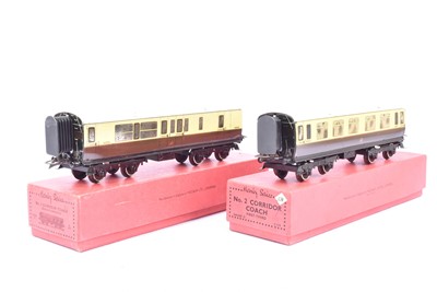 Lot 83 - Hornby 0 Gauge No 2 GWR chocolate and cream Corridor Coaches