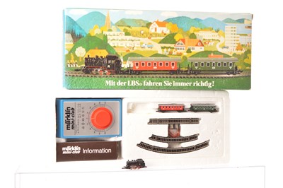 Lot 3 - Marklin Mini-Club Z Gauge Steam Branch Line Passenger Train Set