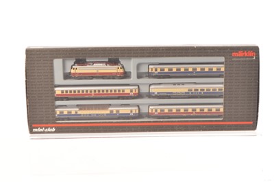 Lot 9 - Marklin Mini-Club Z Gauge Electric Passenger Train Pack