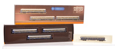 Lot 15 - Marklin Mini-Club Z Gauge Orient Express Coach Pack and Additional Coach (2)