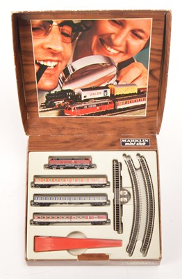 Lot 30 - Marklin Mini-Club Z Gauge German Diesel Passenger Train Set
