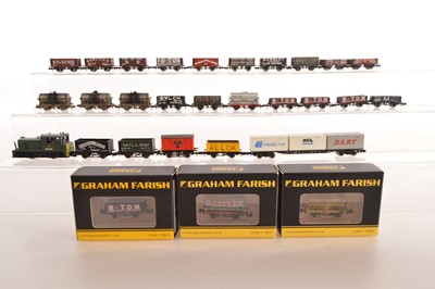 Lot 50 - N Gauge Diesel Shunting Locomotive and Private Goods Wagons (29)