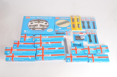 Lot 72 - Peco N Gauge Set Track/Streamline (26 Packs)