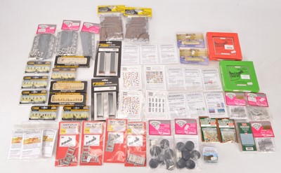 Lot 79 - N Gauge Trackside Kits and Accessories (50+)