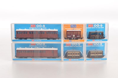 Lot 107 - Peco 009 Gauge Coaching Stock (6)
