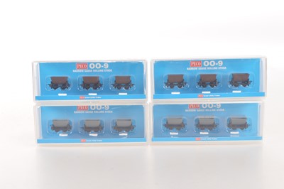 Lot 111 - Peco 009 Gauge Hudson Rugga V Skips (4)