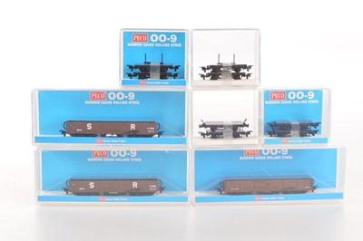Lot 112 - Peco 009 Gauge Goods Wagons (7)