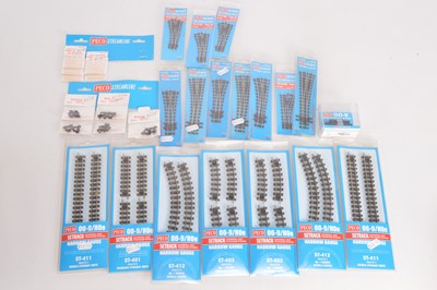 Lot 114 - Peco Streamline/Setrack 009/H0e Gauge Track and Accessories (28)