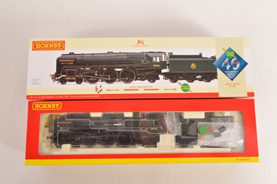 Lot 118 - Hornby (China) 00 Gauge boxed Ltd Ed R3096 BR green Golden Arrow Boat Train Britannia Class 70004 'William Shakespeare' Locomotive an tender