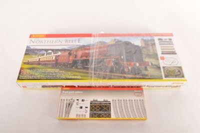 Lot 126 - Hornby (China) 00 Gauge boxed R1065 'Northern Belle' Train Set and Track Pack c (2)