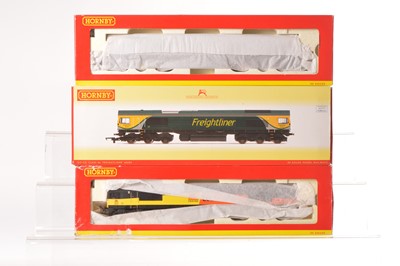 Lot 134 - Hornby (China) 00 Gauge boxed Class 66 Diesel Locomotives (3)