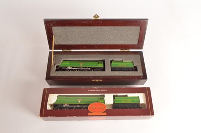 Lot 141 - Hornby (China) 00 Gauge boxed Southern green unrebuilt West Country Class Steam Locomotives and tenders (2)
