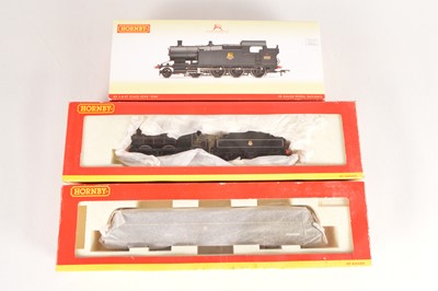 Lot 153 - Hornby (China) 00 Gauge boxed BR ex GWR Steam Locomotives and Railcar (3)