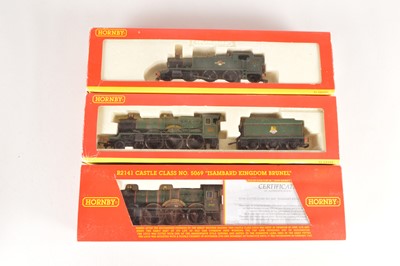 Lot 154 - Hornby (China) 00 Gauge boxed BR green pair of Castle Class Locomotives and Tenders and Tank Locomotive (3)