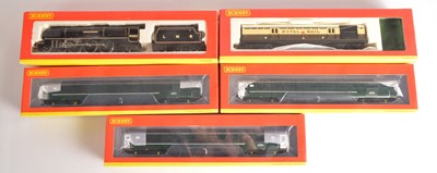 Lot 163 - Hornby (Margate and China) 00 Gauge boxed Ltd Ed Coronation Class 'City of St Albans' and GWR Franchise Coaches and GWR Royal Mail Coach (5)