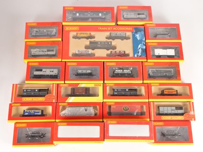 Lot 164 - Hornby (China) 00 Gauge boxed Assorted Wagon Pack and various Goods wagons including 14 Brake Vans (25)