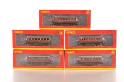 Lot 200 - Hornby (China) 00 Gauge boxed LBSCR dark red 4-wheel coaches with lights and 4-wheel Baggage Car (5)