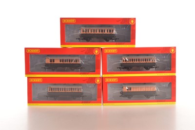 Lot 201 - Hornby (China) 00 Gauge boxed LSWR dark brown and salmon pink 4-wheel coaches with lights and 4-wheel Baggage Car (5)