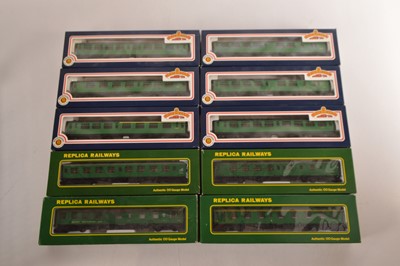 Lot 218 - Bachmann and Replica Railways 00 Gauge boxed Bulleid and Mk1 BR green coaches (10)