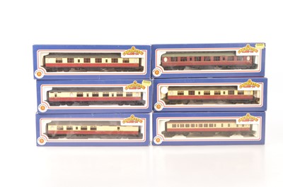 Lot 219 - Bachmann 00 Gauge boxed Thompson BR crimson and cream coaches and one maroon coach (6)