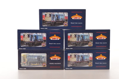 Lot 244 - Bachmann 00 Gauge boxed Class 08 Diesel Shunters (5)