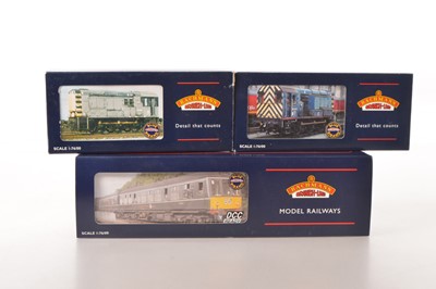 Lot 246 - Bachmann 00 Gauge boxed BR Class 108 DMU 2-Car set and two Class 08 Diesel Shunters (3)