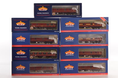 Lot 286 - Bachmann 00 gauge boxed BR maroon Mk1 and Mk2 Coaches and Express Parcels GUV Vans and other GUV Vans (9)
