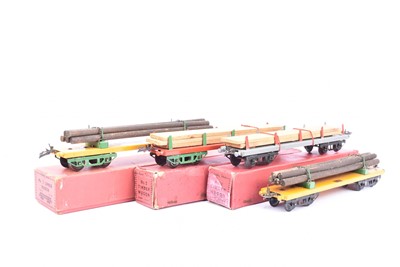Lot 117 - Hornby 0 Gauge bogie Timber and Lumber wagons