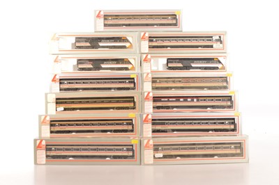 Lot 311 - Lima OO Gauge BR Intercity Class 125 and Coaches (13)