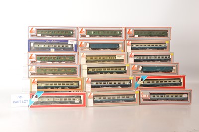 Lot 323 - Lima OO Gauge BR Coaching Stock (25)