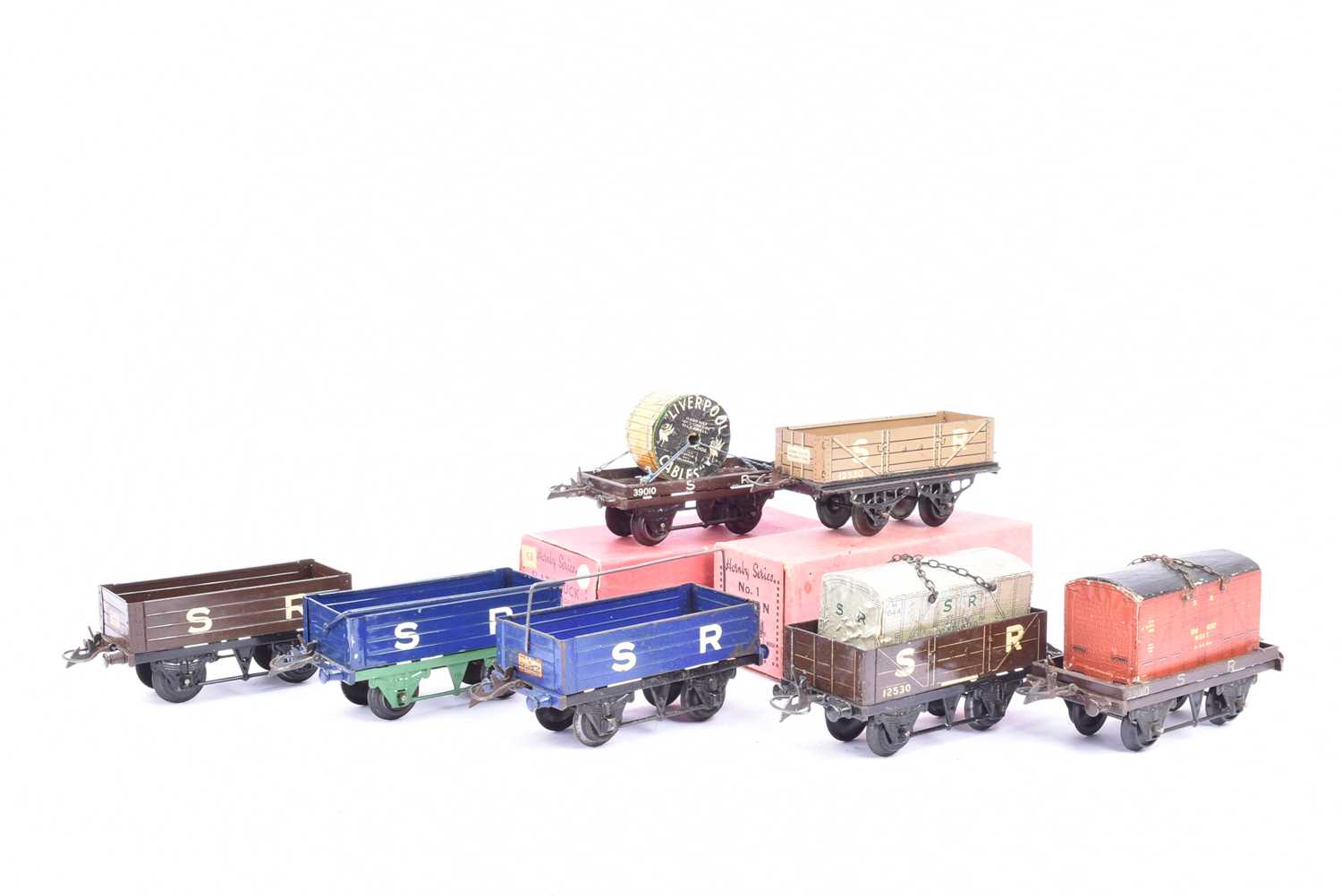 Lot 121 - Hornby 0 Gauge SR Open wagons and Flat Trucks with Loads