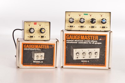 Lot 359 - Gaugemaster Controllers (2)