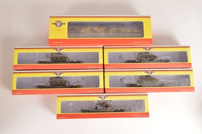 Lot 373 - Oxford Rail OO Gauge  Military Warwell Well Wagons with Tank/Road Engine Loads and Boche Buster Rail Gun (6)