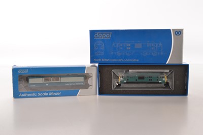 Lot 378 - Dapol OO Gauge Class 22 BR Diesel Locomotive and Track Cleaner in Blue/ Grey (2)