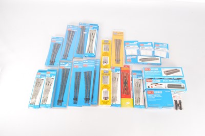Lot 396 - Peco Streamline Turnouts and Accessories (35)