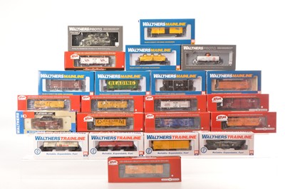 Lot 502 - American HO Gauge Freight Stock and Track Cleaner by Atlas and Walthers (22)