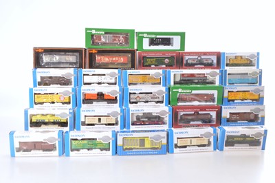 Lot 503 - American HO Gauge Freight Stock and Track Car (28)
