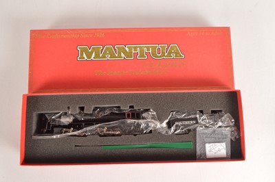 Lot 513 - Mantua American HO Gauge Steam Locomotive and Tender