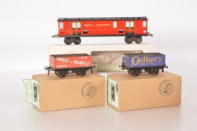 Lot 574 - ETS & Traditional Tinplate 0 Gauge Modern Issue Rolling Stock (3)