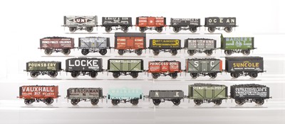 Lot 578 - Slaters 0 Gauge Finescale Kit built Plastic bodied Private owner Goods Wagons (23)