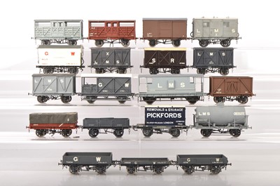 Lot 618 - Slaters and other Commercial manufacturers 0 Gauge Finescale group of Goods wagons (19)
