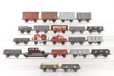 Lot 637 - Slaters and other commercial manufacturers 0 Gauge Finescale mixed group of Kitbuilt Goods Wagons (21)