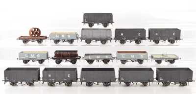 Lot 646 - Commercial manufacturers 0 Gauge Finescale  Mixed group of Metal and plastic bodied Goods Wagons (16)