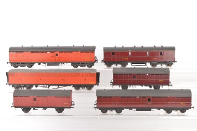 Lot 659 - Kit and commercially built 0 Gauge Finescale mixed group of rolling stock (6)