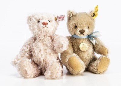 Lot 61 - Two small Steiff Teddy Bears