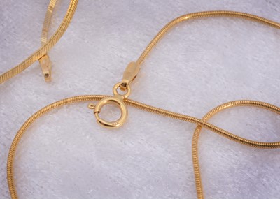 Lot 25 - A 9ct gold fine link necklace
