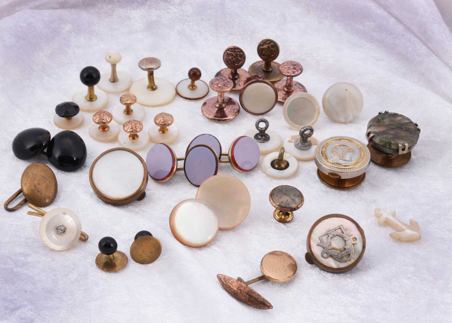Lot 28 - A collection of gentleman's dress studs, cufflinks and buttons