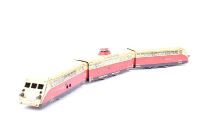 Lot 161 - French Hornby 0 Gauge Electric ETAT red and cream 'Triplet' Autorail unit