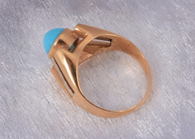 Lot 57 - A Middle Eastern turquoise signet ring