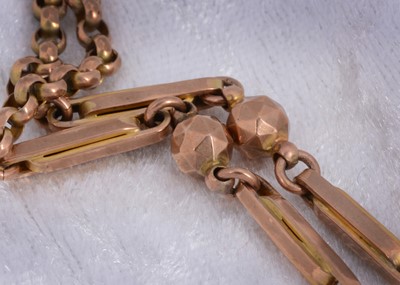 Lot 62 - A 9ct gold guard chain